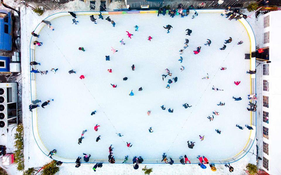 Ковзанка на Позняках