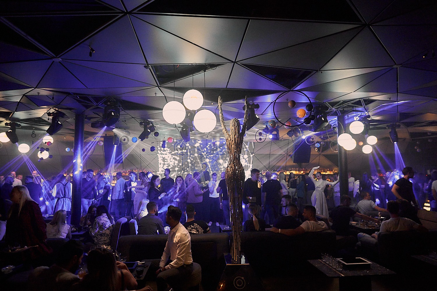 Ночной клуб SkyBar