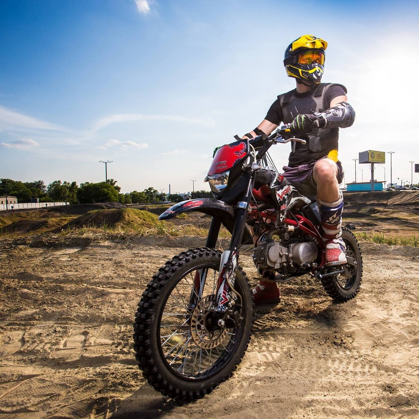 Brrrud прокат піт-байків та ендуро в Х-парку