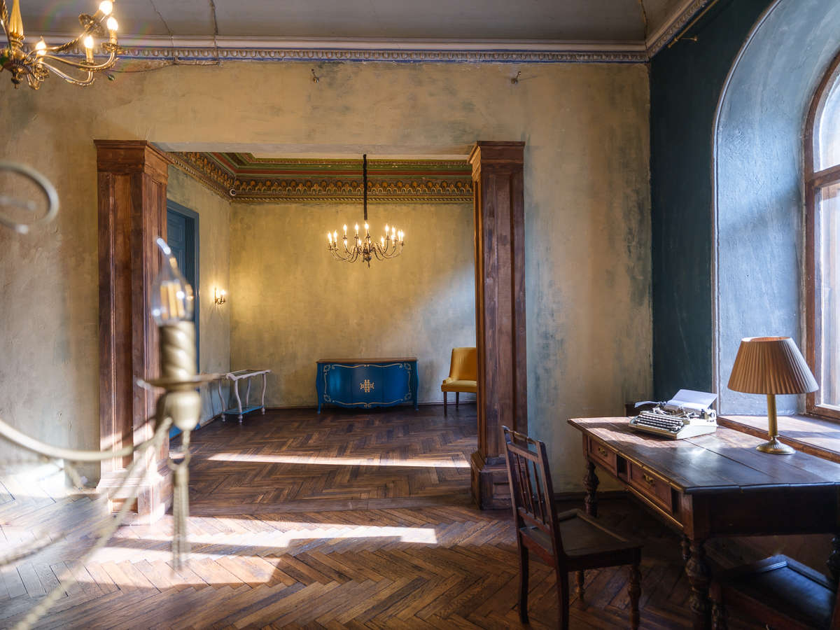 Інтер’єрна фотостудія F11 Studio