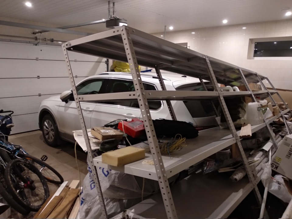 Автостоянка CARAGE - зберігання авто після ДТП