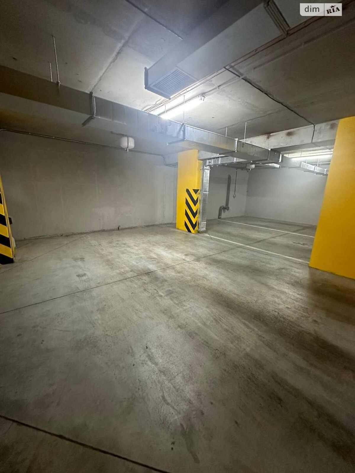 Автостоянка на Нагірній вулиці