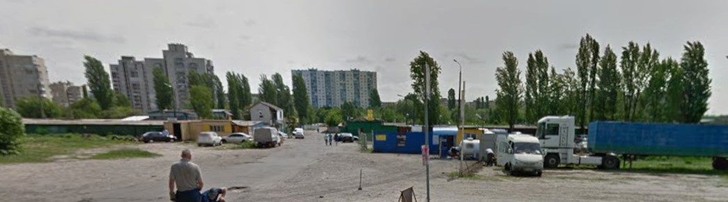 Автостоянка на вулиці Зодчих