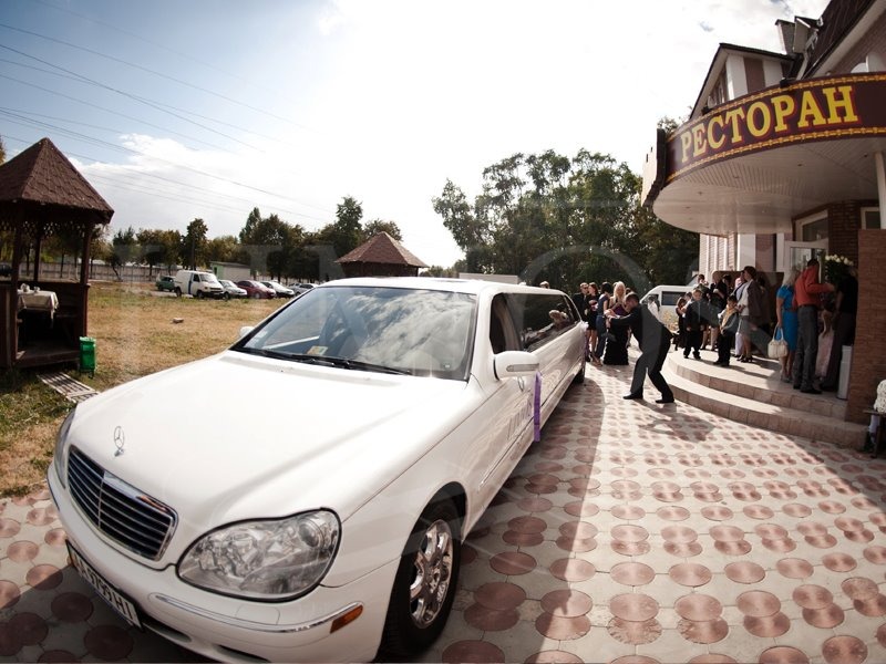 «LIMOS» - прокат лімузинів