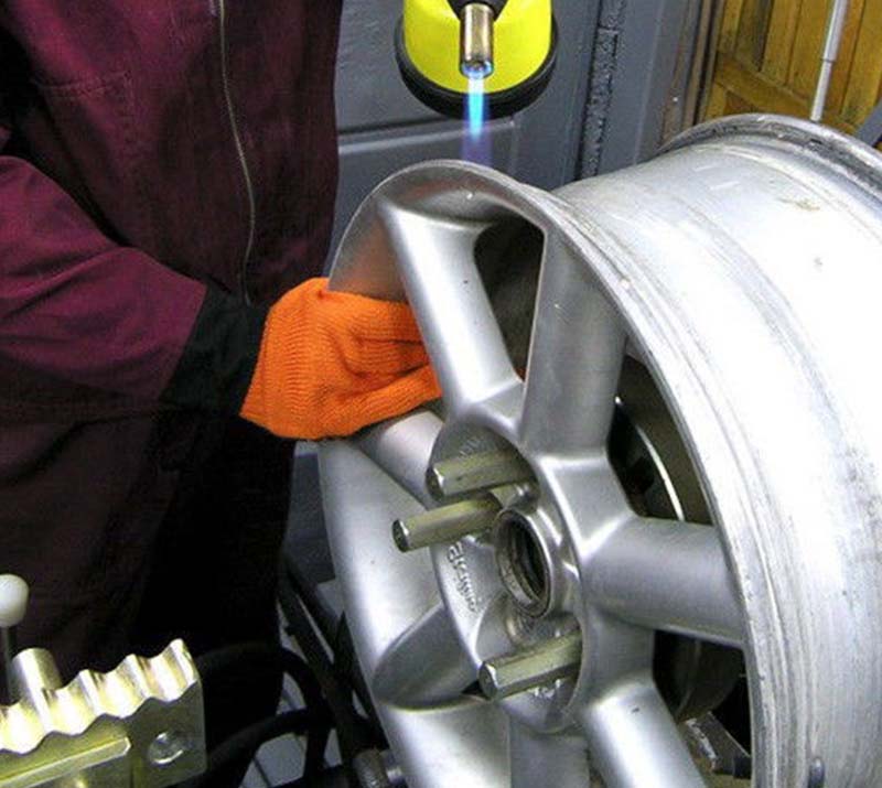 Компанія «Шинний світ»